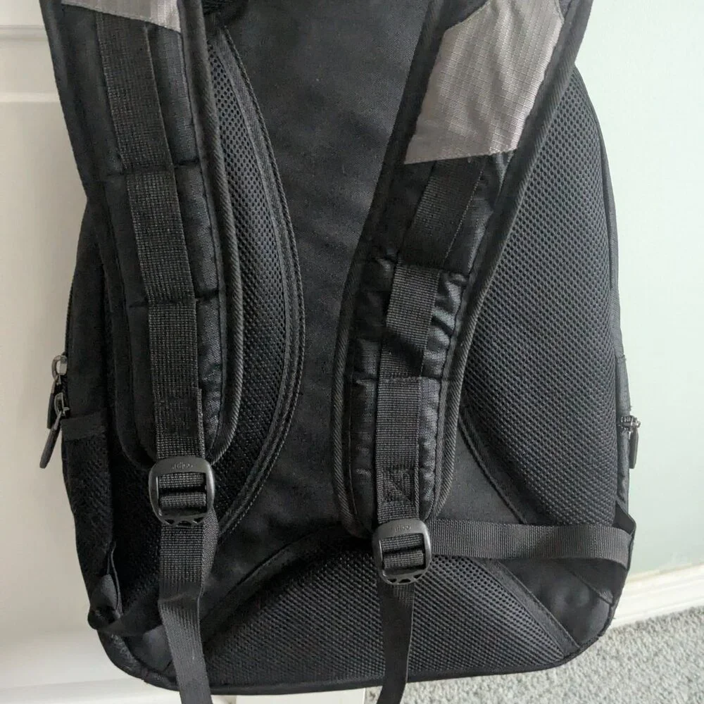 Kenneth Cole REACTION Laptop Backpack - Like new